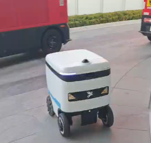 「飞毛腿室内外配送」机器人上岗京东，打通...